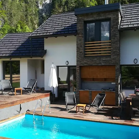 Stunning In W/ Outdoor Swimming Pool, Jacuzzi And 3 Bedrooms Casa vacanze Gozd Martuljek